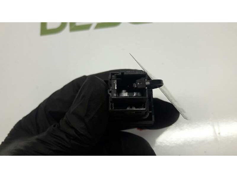 Recambio de mando cierre centralizado para peugeot 207 sw confort referencia OEM IAM 96570636  