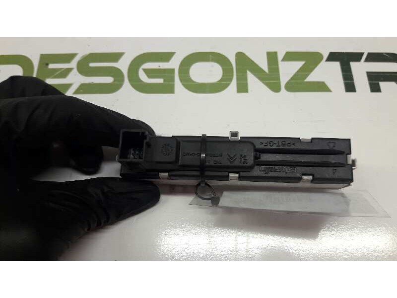 Recambio de pantalla multifuncion para peugeot 207 sw confort referencia OEM IAM   