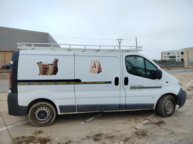 opel vivaro a furgoneta (x83) del año 2001