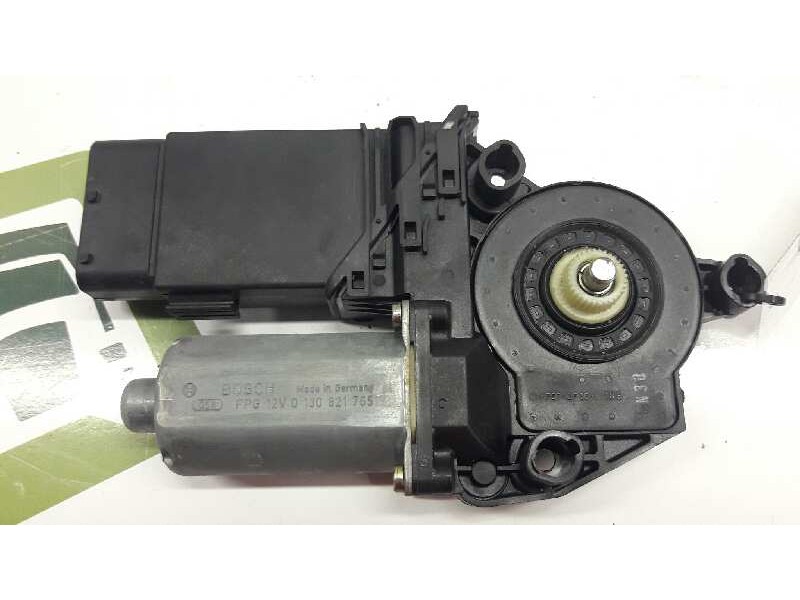 Recambio de motor elevalunas delantero izquierdo para volkswagen golf iv berlina (1j1) básico referencia OEM IAM 05076220  