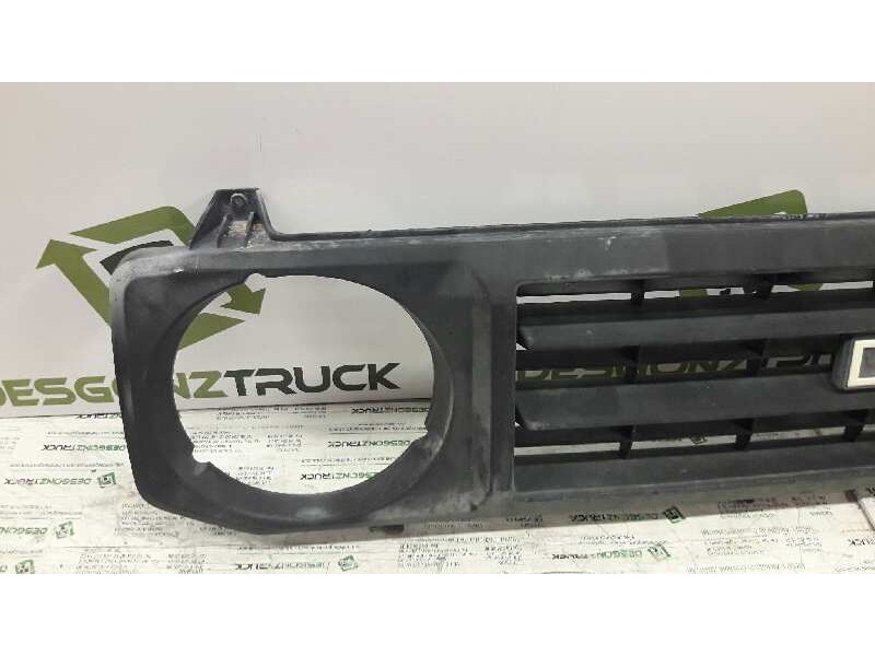 Recambio de rejilla delantera central para daihatsu rocky 2.8 d referencia OEM IAM   