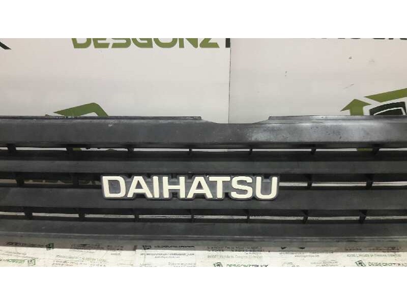 Recambio de rejilla delantera central para daihatsu rocky 2.8 d referencia OEM IAM   