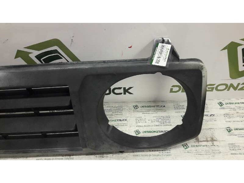 Recambio de rejilla delantera central para daihatsu rocky 2.8 d referencia OEM IAM   