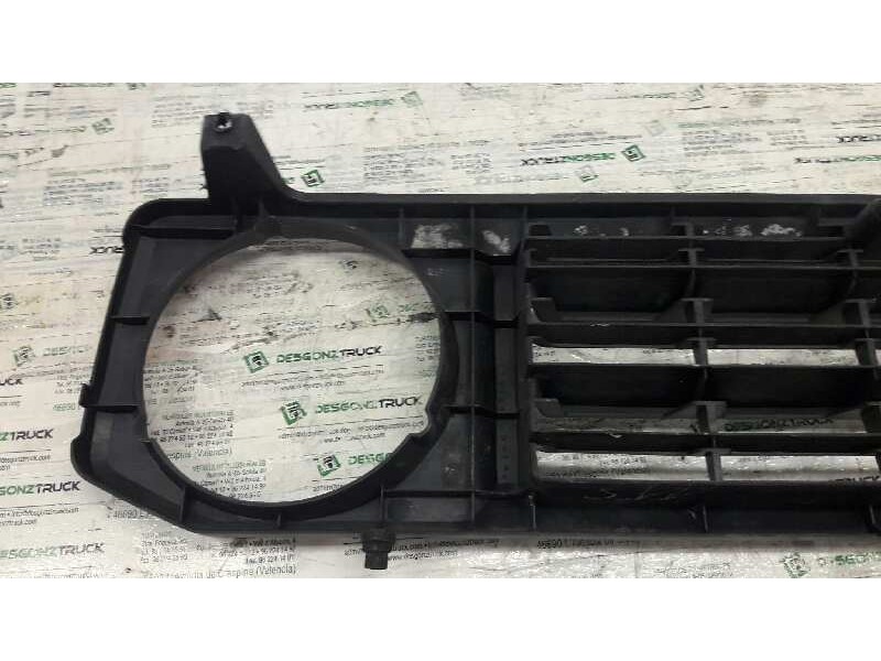 Recambio de rejilla delantera central para daihatsu rocky 2.8 d referencia OEM IAM   
