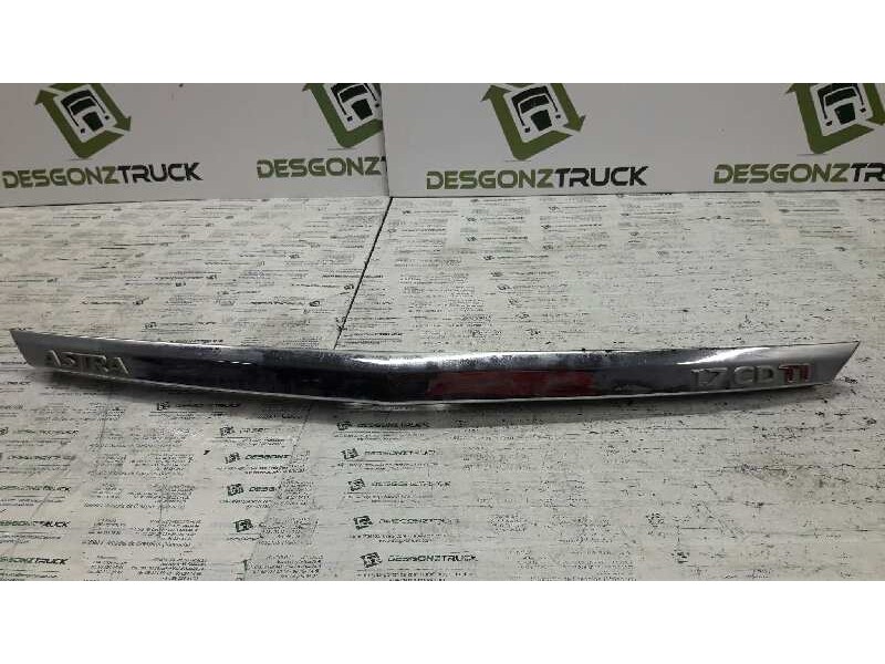 Recambio de asidero porton maletero para opel astra h berlina referencia OEM IAM 13223917  