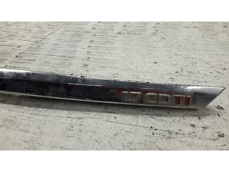 Recambio de asidero porton maletero para opel astra h berlina referencia OEM IAM 13223917  