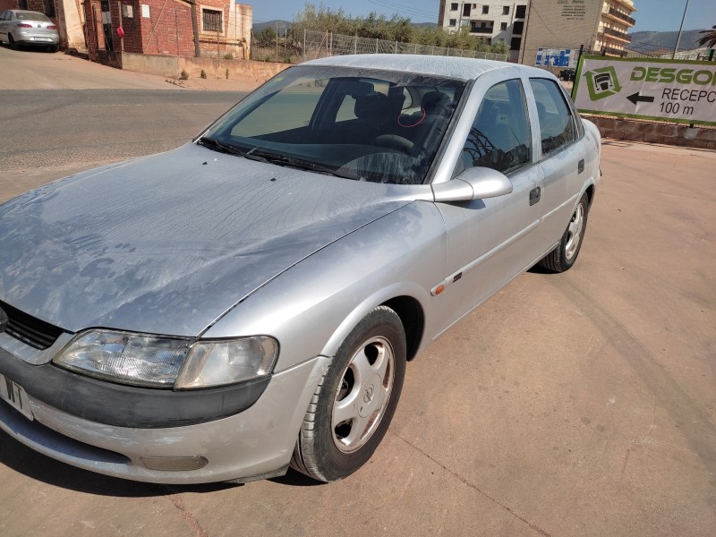 opel vectra b berlina del año 1998