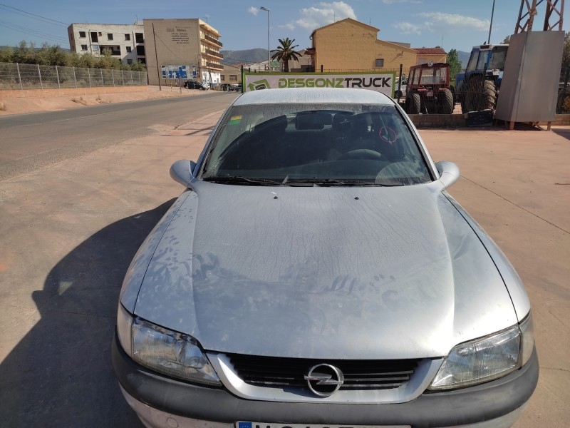 opel vectra b berlina del año 1998
