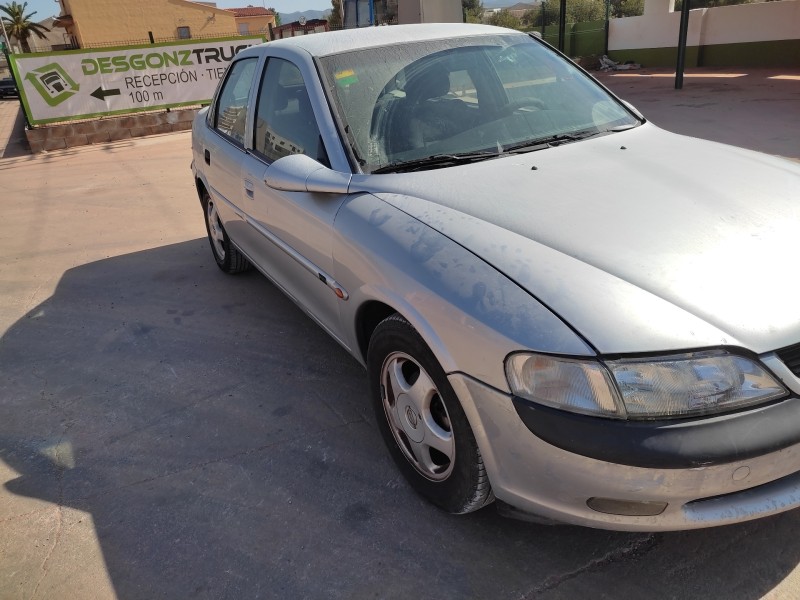 opel vectra b berlina del año 1998