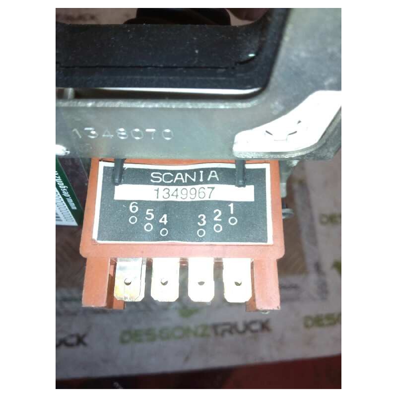 Recambio de interruptor para scania serie 4 (p/r 144 l) fsa 460 (4x2) e2 corto cr 13 / 14 b referencia OEM IAM 1349967 MANDO RET
