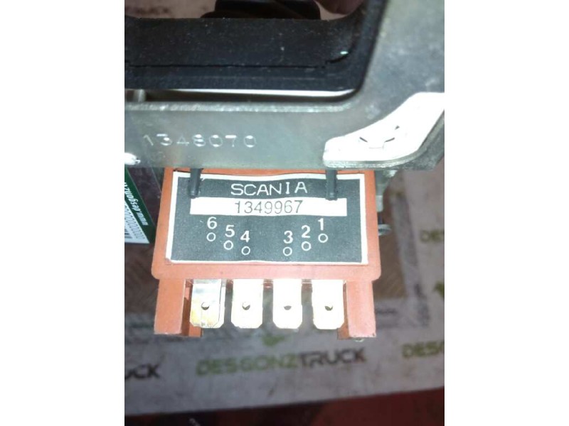 Recambio de interruptor para scania serie 4 (p/r 144 l) fsa 460 (4x2) e2 corto cr 13 / 14 b referencia OEM IAM 1349967 MANDO RET