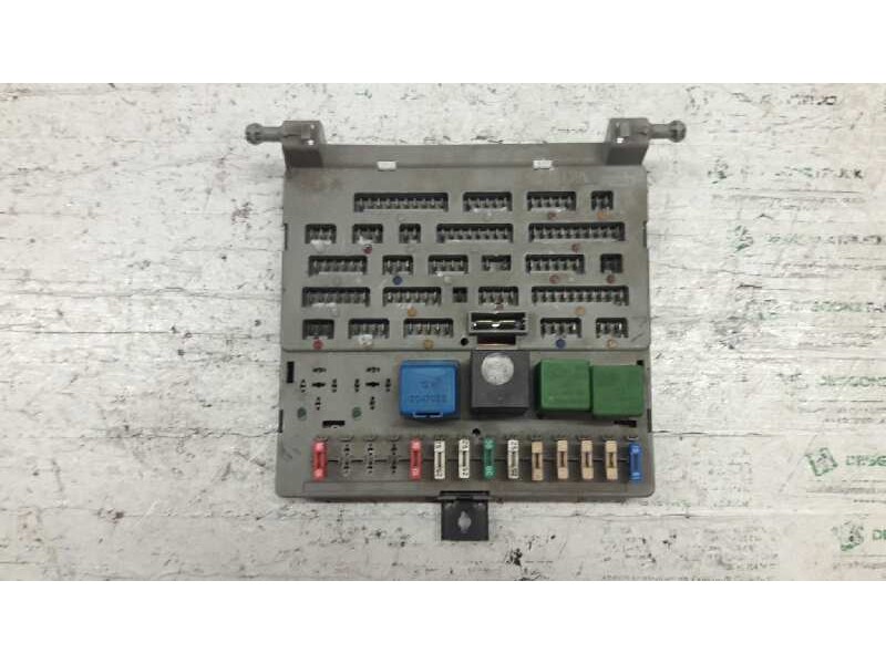 Recambio de caja reles / fusibles para peugeot 205 berlina 1.1 mito referencia OEM IAM   