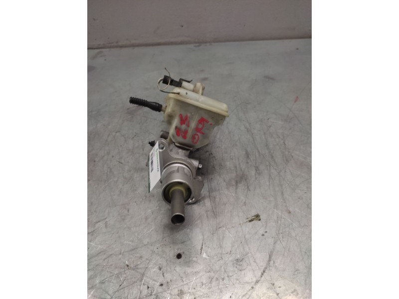 Recambio de bomba freno para opel vivaro 1.9 cdti cat (f9q-760 / l08) referencia OEM IAM 32067008C  