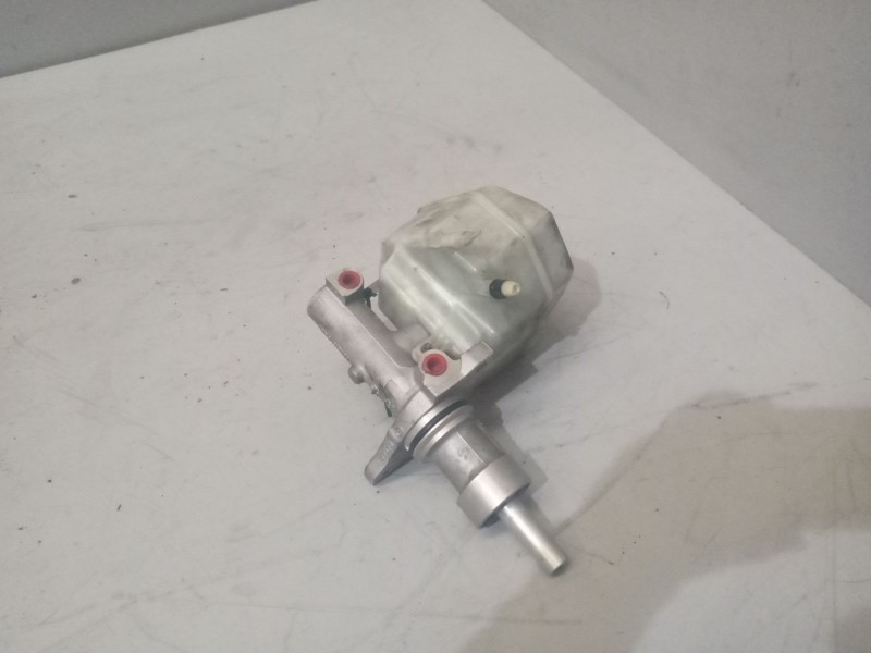 Recambio de bomba freno para riocar march 07 referencia OEM IAM A0004317601  