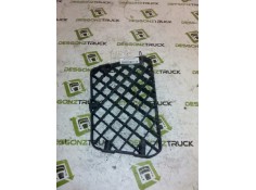 Recambio de huella peldaño para iveco eurocargo 05.03  fg 120 e tráfico urbano referencia OEM IAM 504043819 PARTE BAJA 