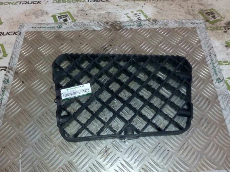 Recambio de huella peldaño para iveco eurocargo tector 5.9 diesel referencia OEM IAM 504043819 PARTE BAJA 