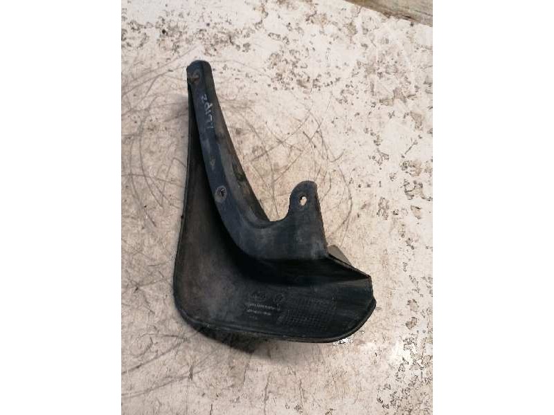 Recambio de faldilla trasera derecha para kia carnival 2.9 crdi vgt concept referencia OEM IAM VQ868424D100  