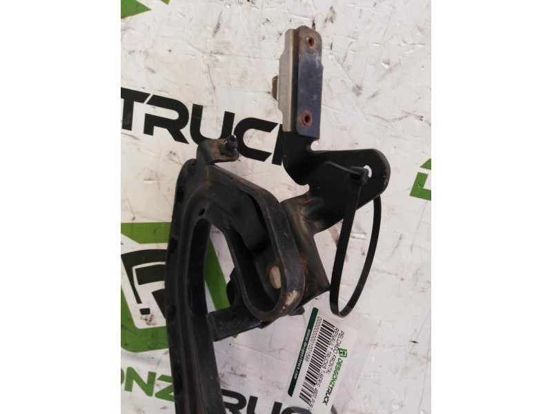 Recambio de peldaño frontal para renault serie t fg 4x2 cabina high-sleeper referencia OEM IAM  REJILLA DELANTERA CENTRAL 