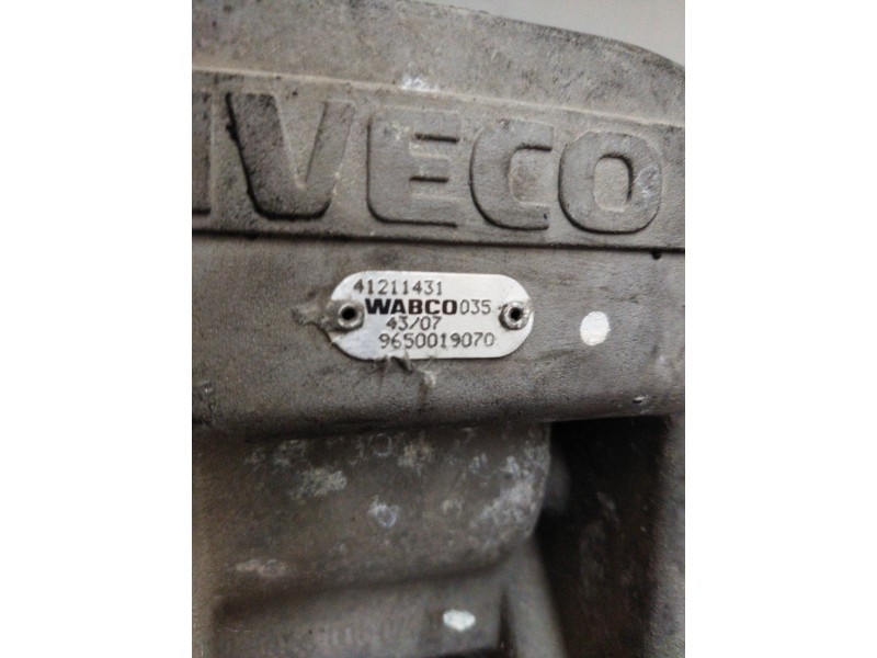 Recambio de soporte pedales para iveco stralis (ad/at) 10.3 diesel referencia OEM IAM 41211431 9650019070 