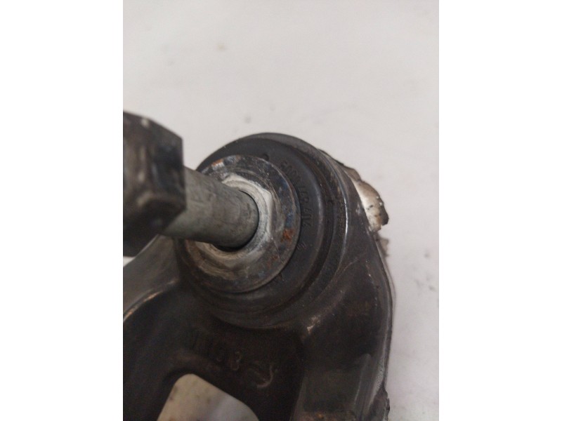 Recambio de soporte ballesta delantero para renault midlum referencia OEM IAM 7482076919 IZQUIERDA 
