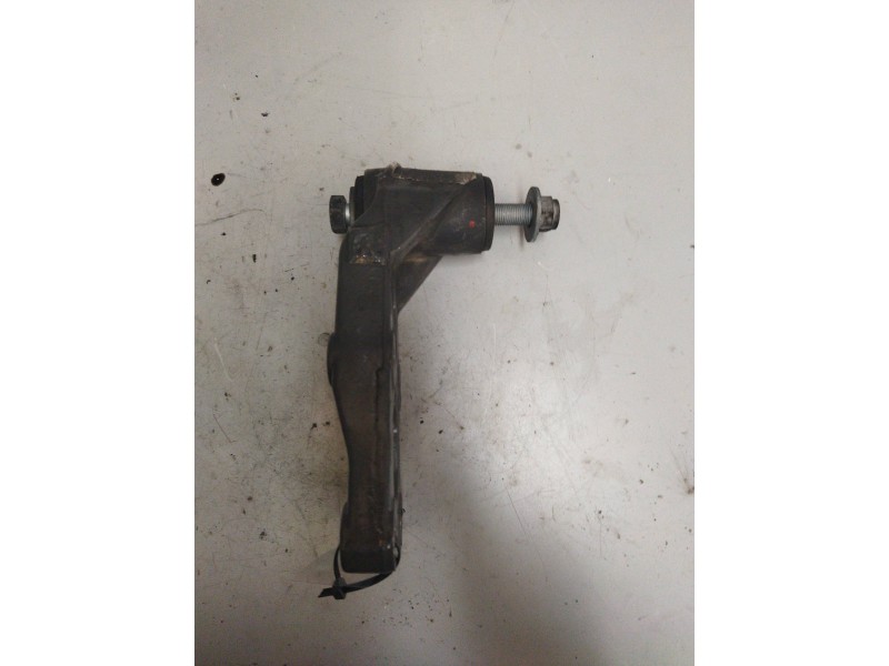 Recambio de soporte ballesta delantero para renault midlum referencia OEM IAM 7482076919 IZQUIERDA 