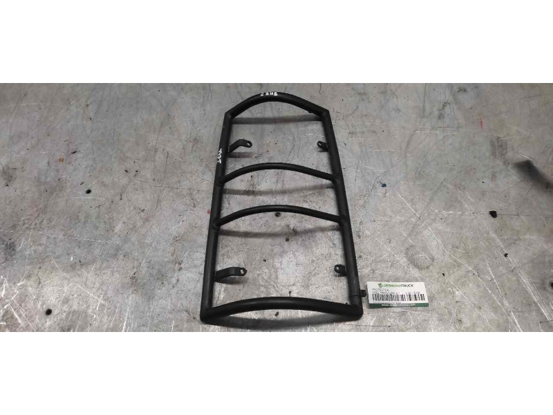 Recambio de protector para opel frontera a referencia OEM IAM   PILOTO TRASERO IZQUIERDO