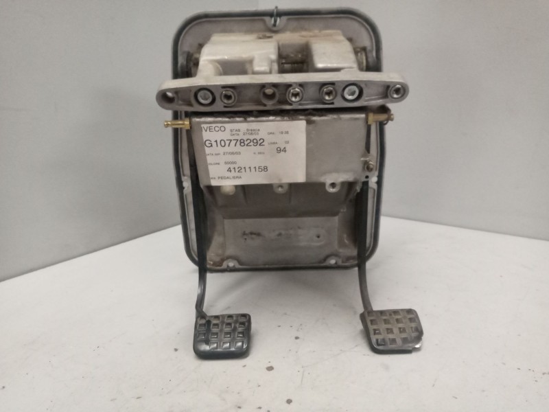 Recambio de soporte pedales para iveco mago af100e21 referencia OEM IAM 4121115800  41211158