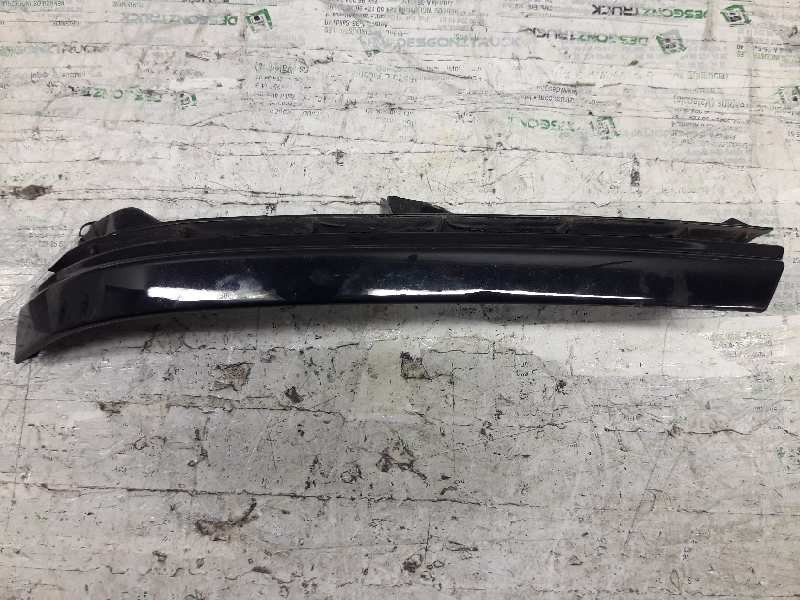 Recambio de molduras delanteras para opel zafira a blue line referencia OEM IAM 90580651 BAJO FARO IZQ 