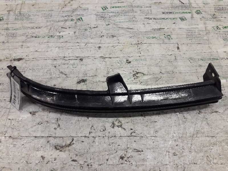 Recambio de molduras delanteras para opel zafira a blue line referencia OEM IAM 90580651 BAJO FARO IZQ 