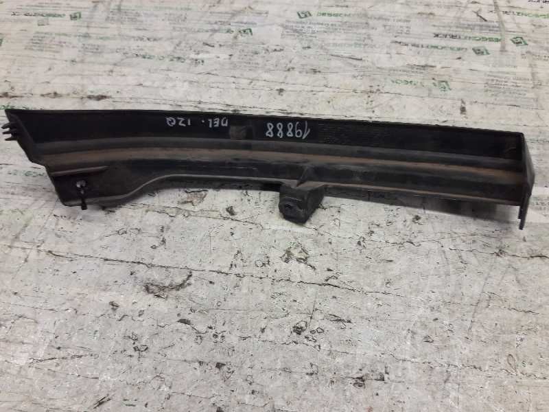 Recambio de molduras delanteras para opel zafira a blue line referencia OEM IAM 90580651 BAJO FARO IZQ 