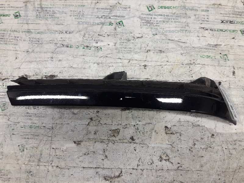 Recambio de molduras delanteras para opel zafira a blue line referencia OEM IAM 90580652 BAJO FARO DCHO. 
