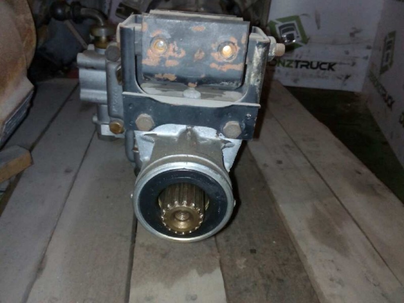 Recambio de caja cambios para pegaso trucks ekus 100-40 referencia OEM IAM V0083011030  