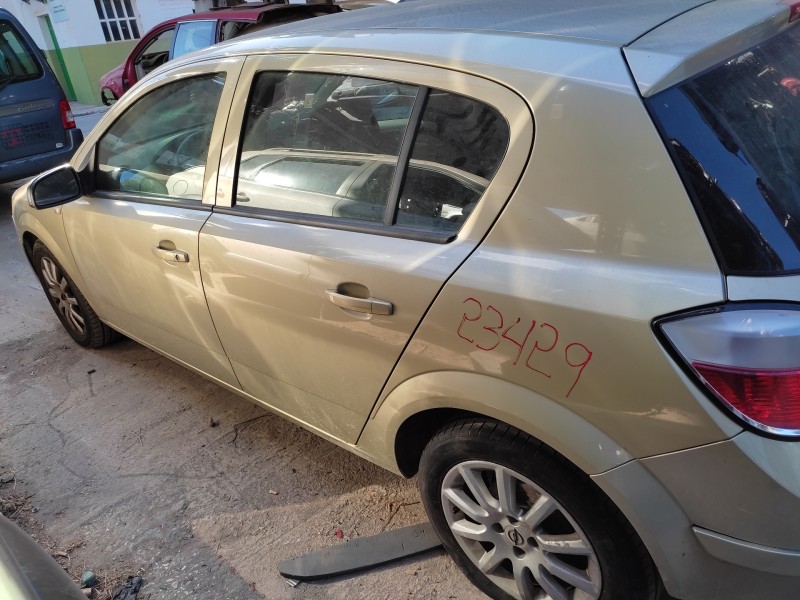 opel astra h berlina del año 2005