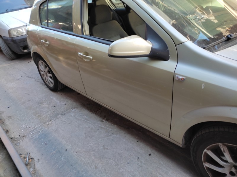 opel astra h berlina del año 2005