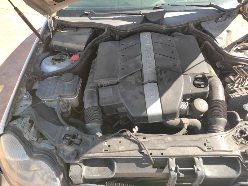 mercedes-benz clase c (w203) berlina del año 2001