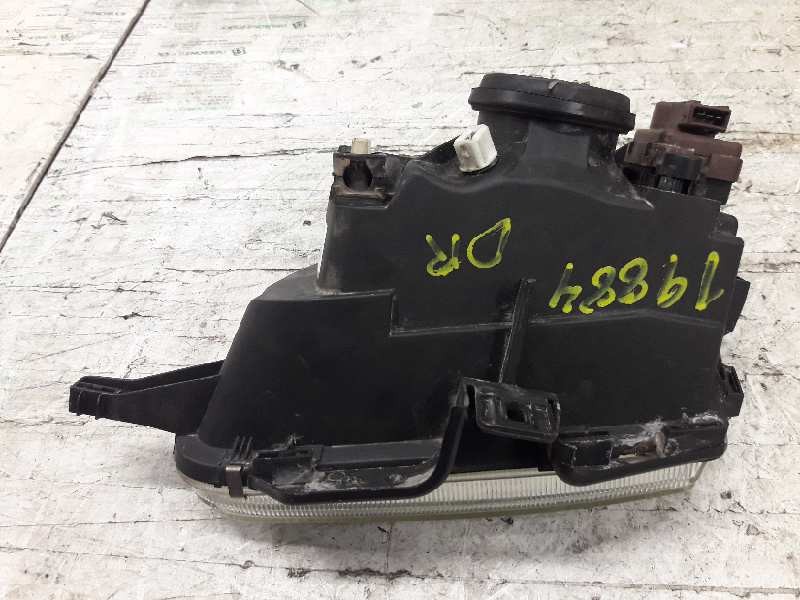 Recambio de faro derecho para citroen saxo 1.4 vsx referencia OEM IAM   