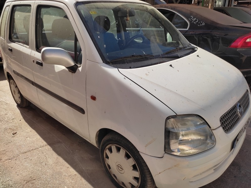 opel agila del año 2000