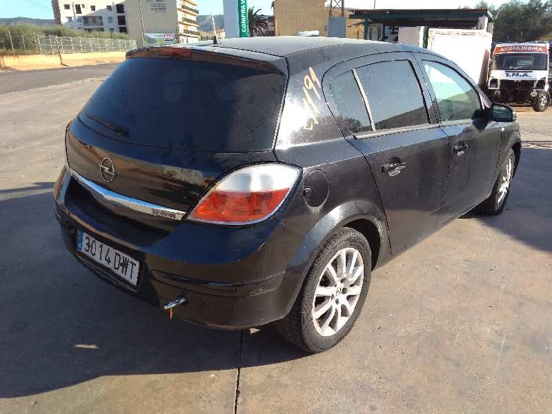 opel astra h berlina del año 2006