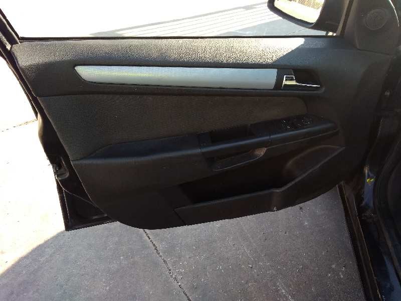 opel astra h berlina del año 2006