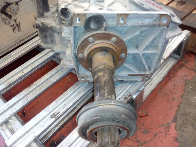 Recambio de caja cambios para nissan trucks atleon tk 3.95 referencia OEM IAM S542 1307050362 2793992