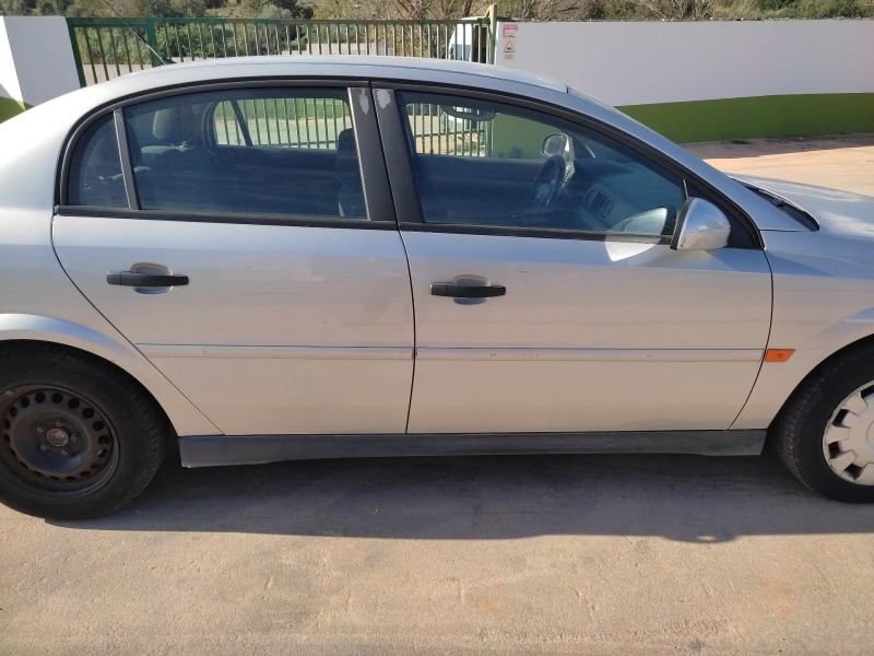 opel vectra c berlina del año 2002