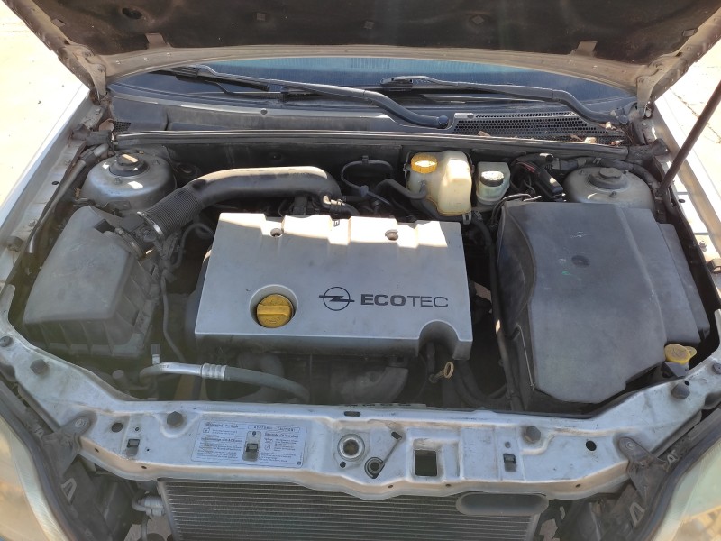opel vectra c berlina del año 2002