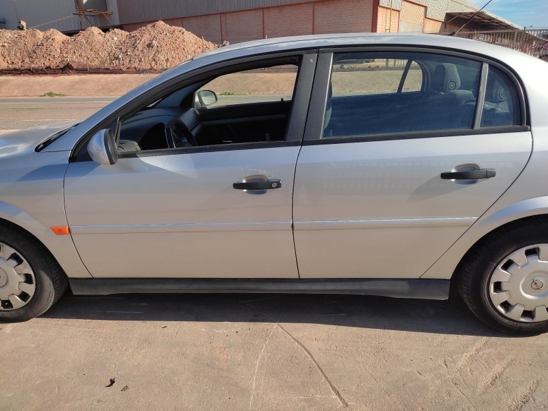 opel vectra c berlina del año 2002