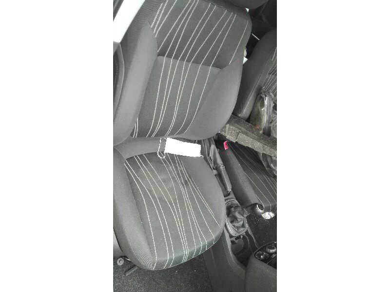 opel corsa d del año 2010