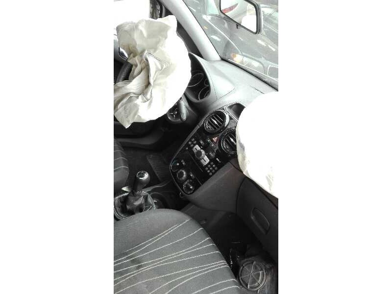 opel corsa d del año 2010