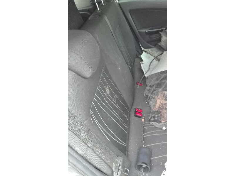 opel corsa d del año 2010