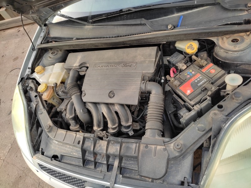 ford fiesta (cbk) del año 2004