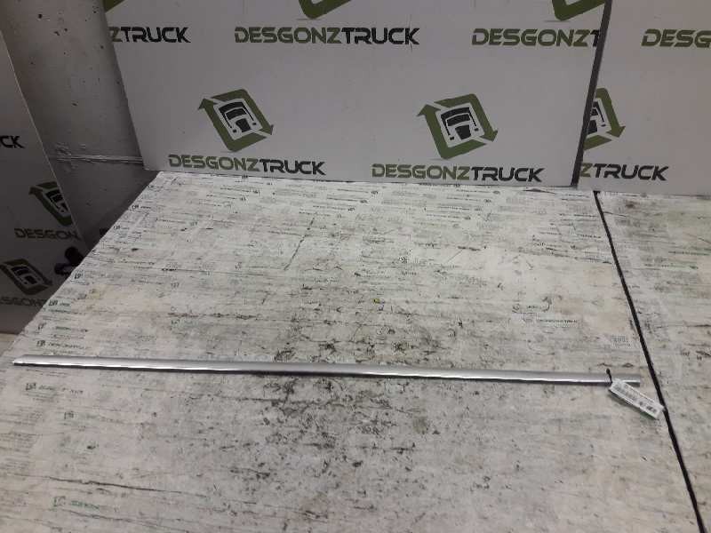 Recambio de moldura puerta delantera izquierda para bmw serie 3 berlina (e30) 324td referencia OEM IAM  MOLDURA CROMADA 