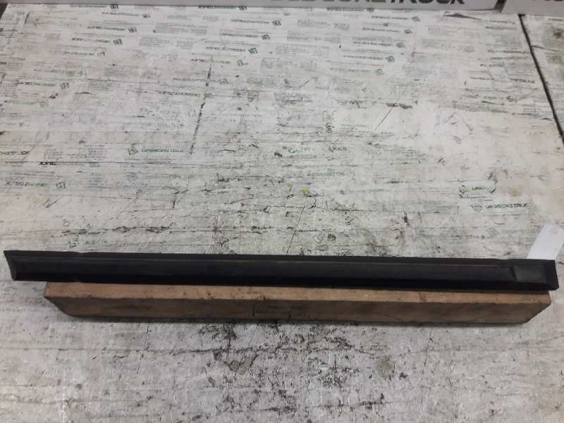 Recambio de moldura puerta trasera derecha para bmw serie 3 berlina (e30) 324td referencia OEM IAM   