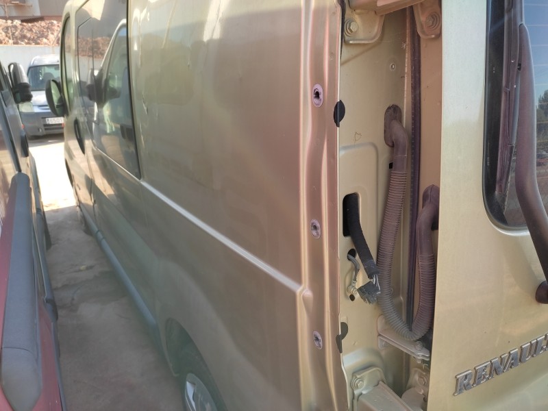 renault trafic combi (ab 4.01) del año 2001